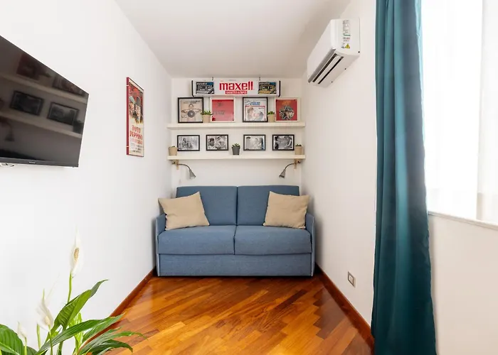 Stracult House Suggestive And Vintage-pop Rome