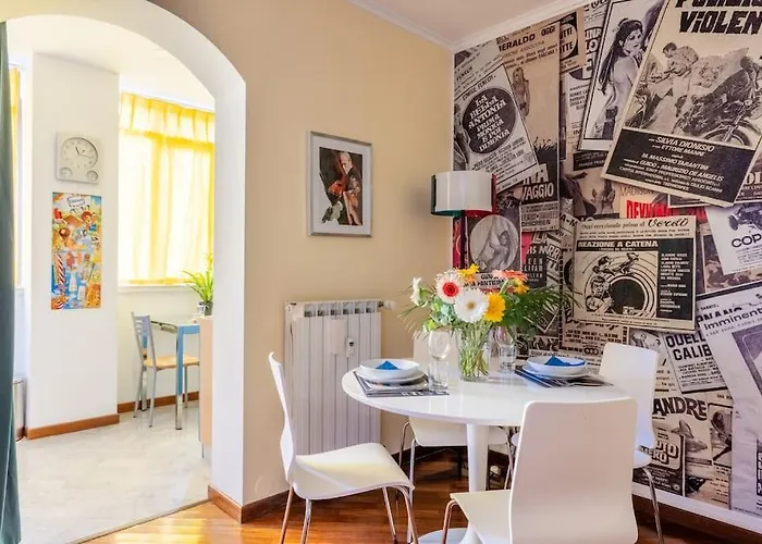 Stracult House Suggestive And Vintage-pop Apartment
