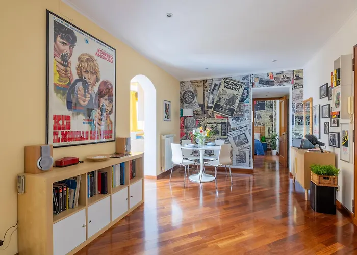 Stracult House Suggestive And Vintage-pop Apartment